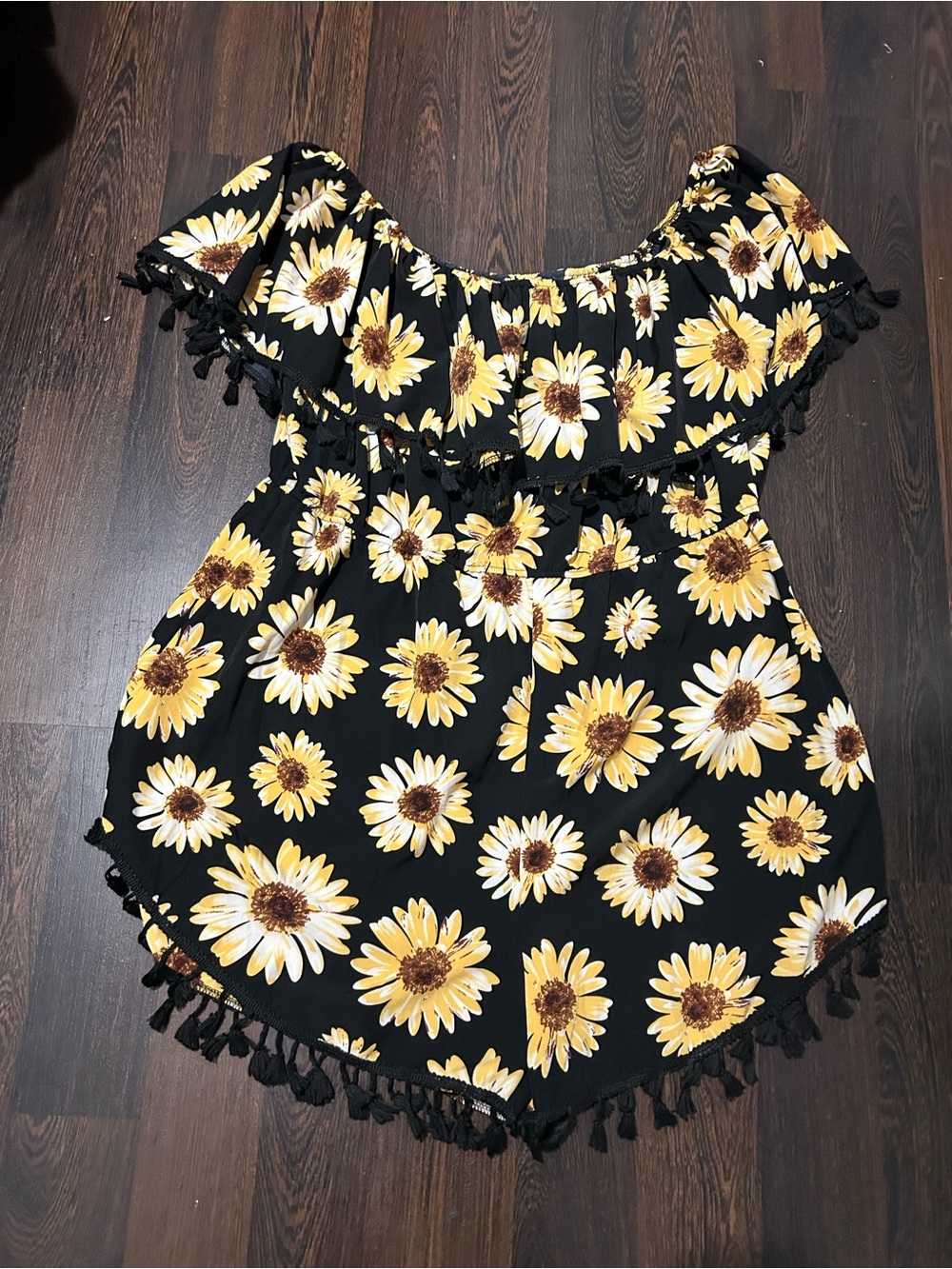 SHEIN Curve Black Romper with Yellow Daisy Print